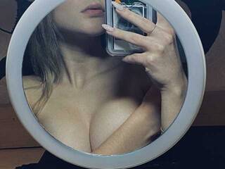 Erotyczny czat wideo ThanderKiti