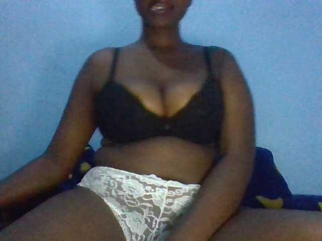 Zrzuty ekranu transmisji Tightpussy22