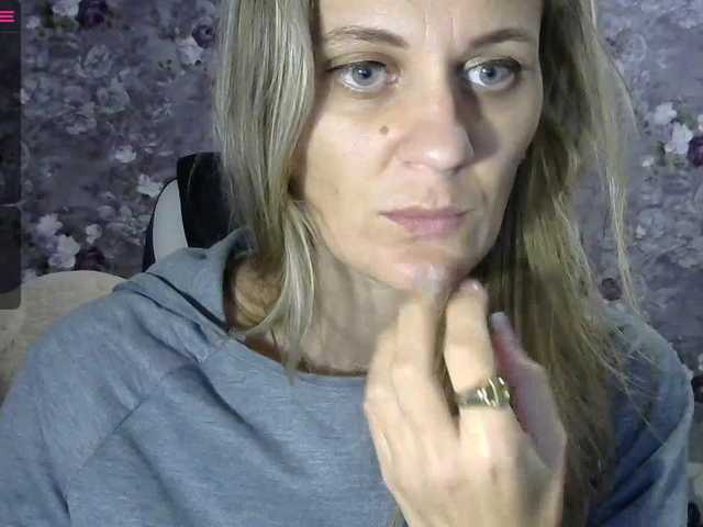 Zdjęcia Tiiffany I am grateful !! if you want fantasy, throw tokens, add to your friends and write in the LC, welcom, camera 25 current, sisi 150, priest 80, you want to see happy 444 .. group and full private ... change clothes 20 current. like 5 curren 200 erotic dance