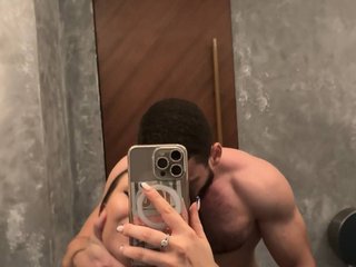 Erotyczny czat wideo Tina-Tigran