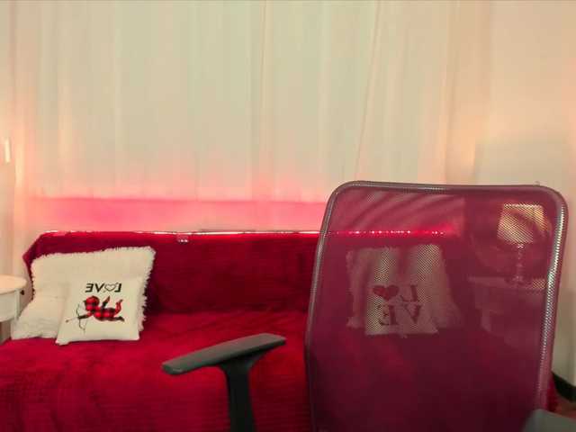 Zrzuty ekranu transmisji TinaCutie