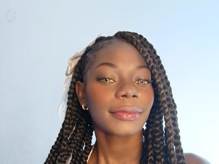 Erotyczny czat wideo tiny-sexy-ebony