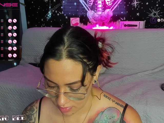 Zdjęcia CoralineBee Dont be rude. say Hi #bbw #tattooed #latina #Big