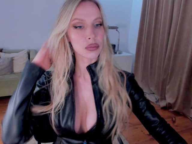 Zrzuty ekranu transmisji ToxicBlonde
