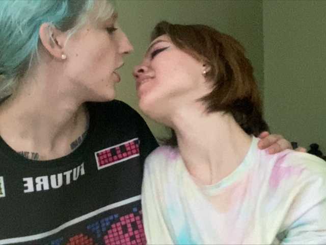 Zrzuty ekranu transmisji TreshGirls