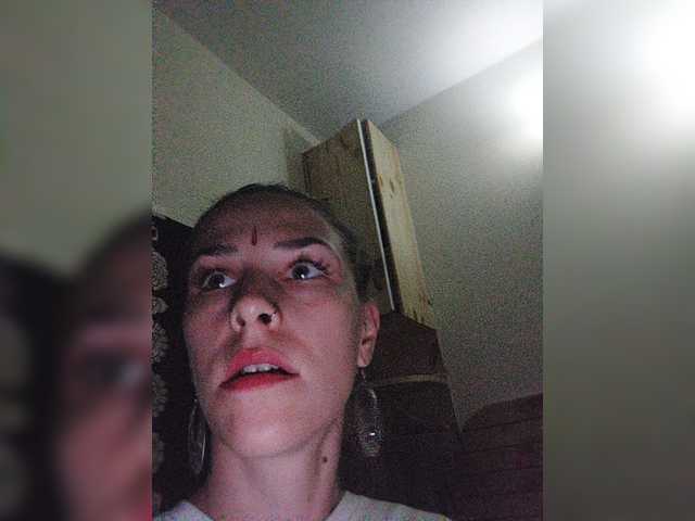 Zrzuty ekranu transmisji TreshGirls