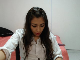 Zrzuty ekranu transmisji twerking-girl