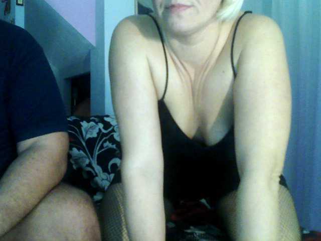 Zrzuty ekranu transmisji LuckyCouple3X
