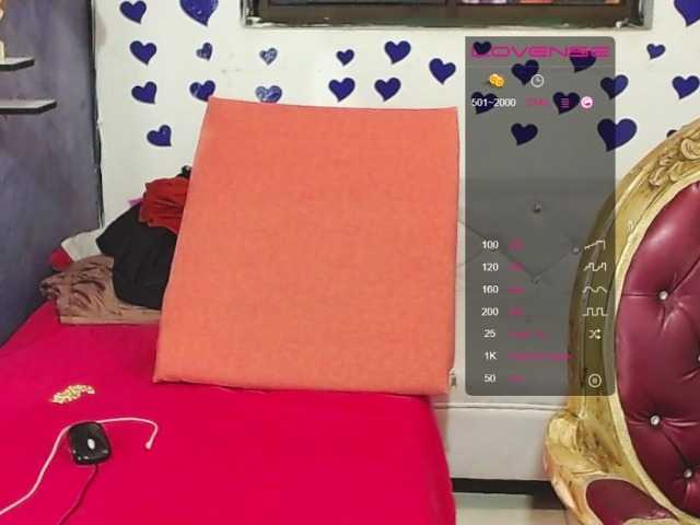 Zrzuty ekranu transmisji Vanessagomez1