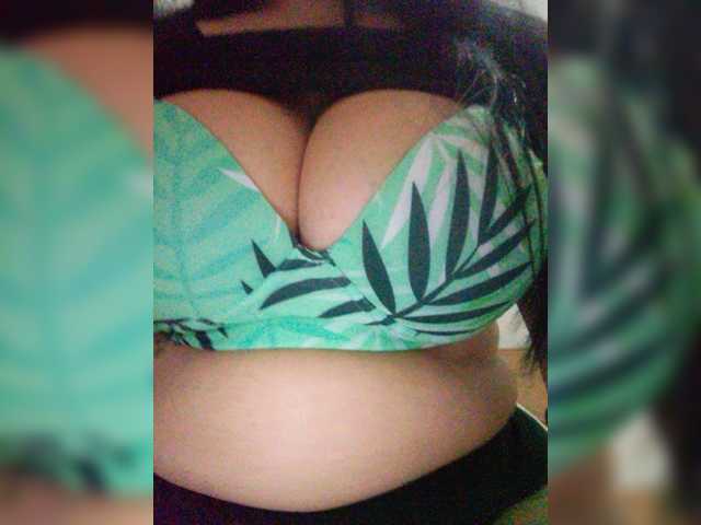 Zrzuty ekranu transmisji vicky-hot