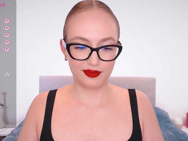 Zrzuty ekranu transmisji vickyblondiua