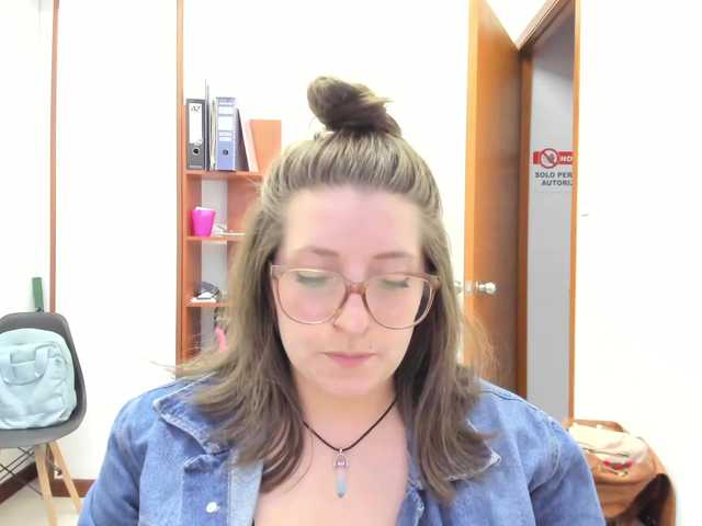 Zrzuty ekranu transmisji vickysimons