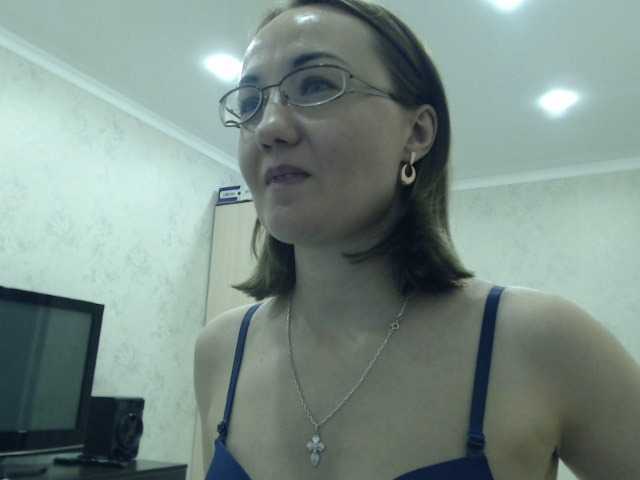Zdjęcia viktoriyax I watch your camera for 21 tokens, listen to music for 10 tokens, and also go to ***ping, groups and private. Tips are welcome. Also put the Love of visitors!