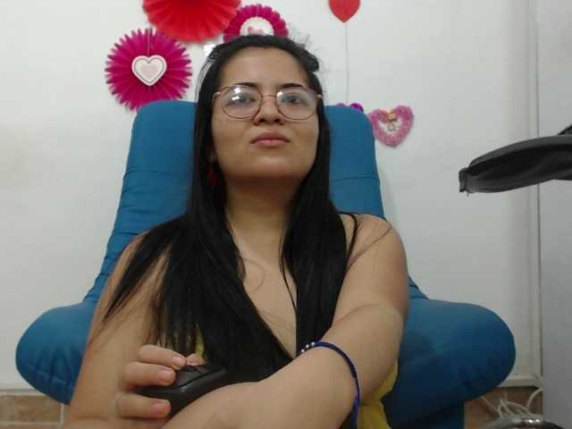 Zdjęcia Violetaloving hello lovers im violeta fun girl with big ass make me wet and show naked --LUSH ON --MAKE ME MOAN buy controle me toy and make me cum*i love roleplay and play oil* i do anal squrit and play pussy*I HAVE BIG CURVES AND CUTEFEET