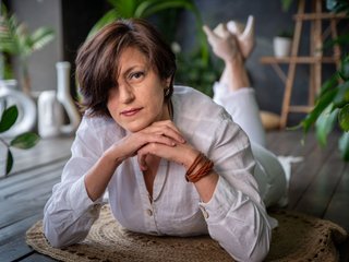 Erotyczny czat wideo Vivian-Violet