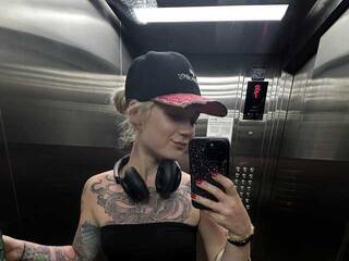 Erotyczny czat wideo VivianRocks