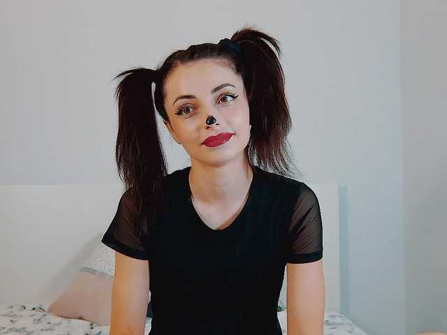 Zdjęcia Little_Lilu Hi, welcome to my room!❤❤❤I am Lily more me in group and pvt show ❤❤❤ @remain for good mood