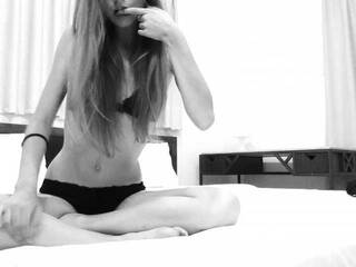 Erotyczny czat wideo WhileLight