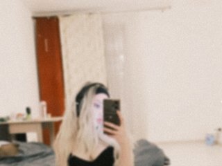 Erotyczny czat wideo WhiteKitsu