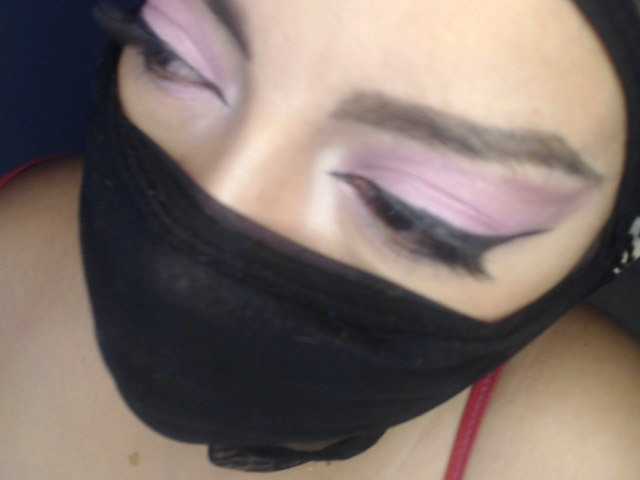 Zrzuty ekranu transmisji Xia-Nefert