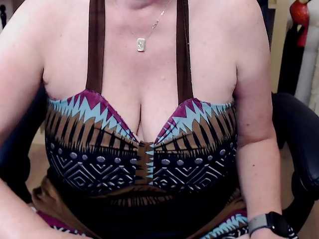 Zdjęcia xmilfx ❤❤make me squirt I want to be horny for you,goal naked dildo show
