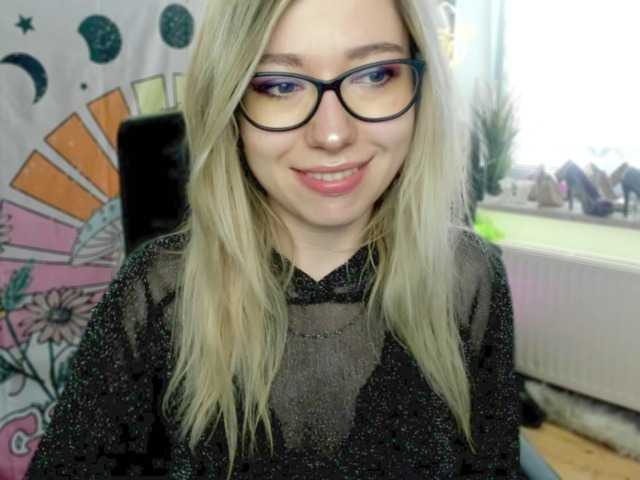 Zdjęcia xxHeidiLove #lovense #joi #tease #cei #german #sph #cbt #young #girl #hot #cute #natural #healthy #ahegao #ass #english #sissy #cuckold