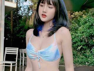 Erotyczny czat wideo Yanhnhi