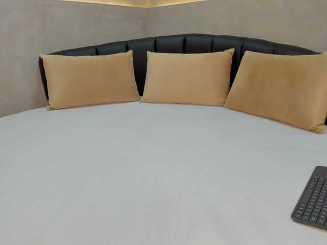 Zrzuty ekranu transmisji YESSICABROWN