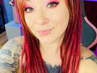 Erotyczny czat wideo Yolandi