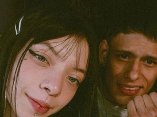 Erotyczny czat wideo Young-Blood