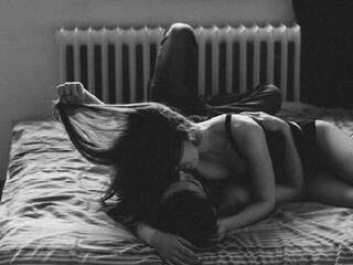 Erotyczny czat wideo CoupleAlexXLisa