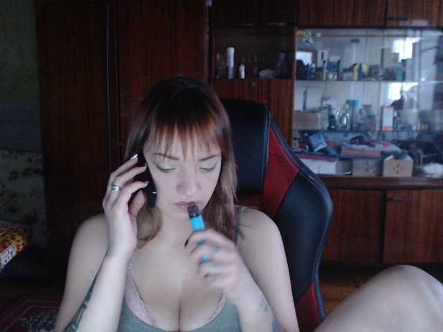 Zdjęcia YourBunny2021 chest 60, ass 30, take off top 10, take off shorts 15, watch camera 20, insta in HP)