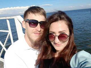 Erotyczny czat wideo TwoGeniuses