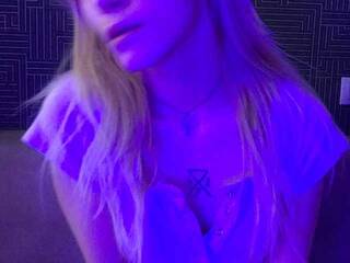 Erotyczny czat wideo YourKiraa