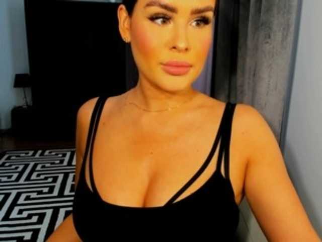 Zrzuty ekranu transmisji GreatBoobella