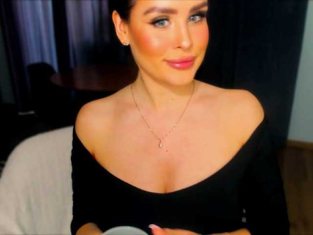 Zrzuty ekranu transmisji GreatBoobella