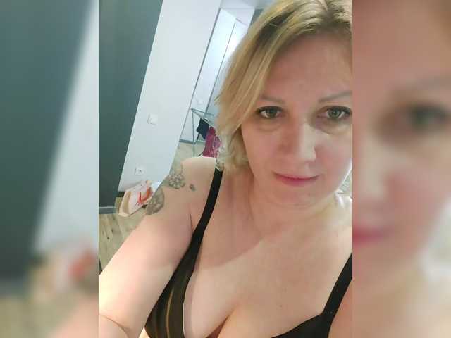 Zrzuty ekranu transmisji yuliia_3003