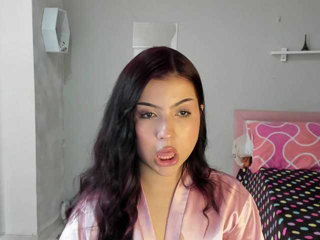 Zdjęcia yulietgv Sexy teen so ready to play and much more . LUSH is ON. Make me shake with your tips