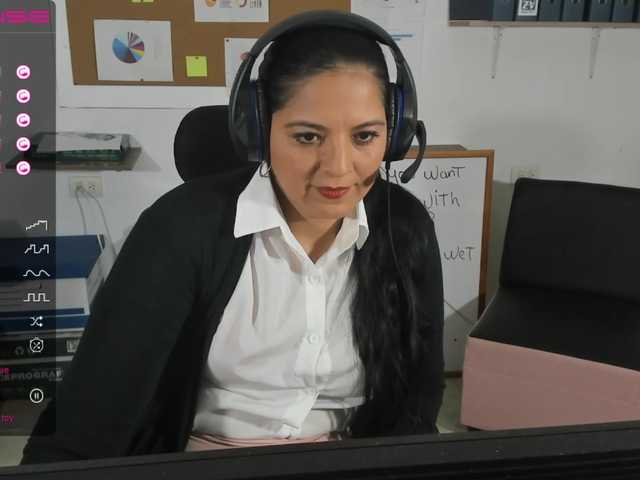 Zdjęcia ZahiraChannel Full nakedin the office and play with thedildo (@remain)