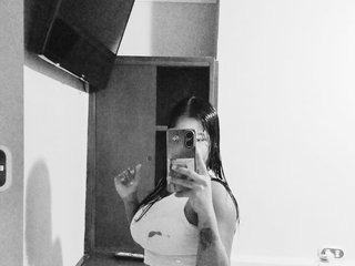 Erotyczny czat wideo ZAIRA-BREEZE