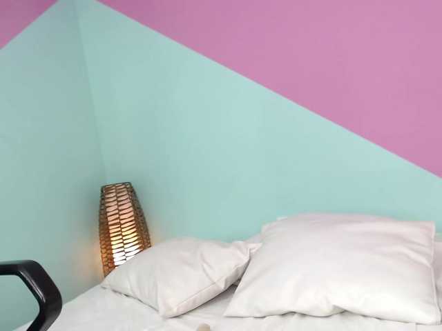 Zrzuty ekranu transmisji ZoeKendall