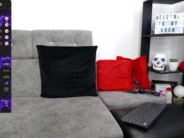 Zrzuty ekranu transmisji ZoeyRogers